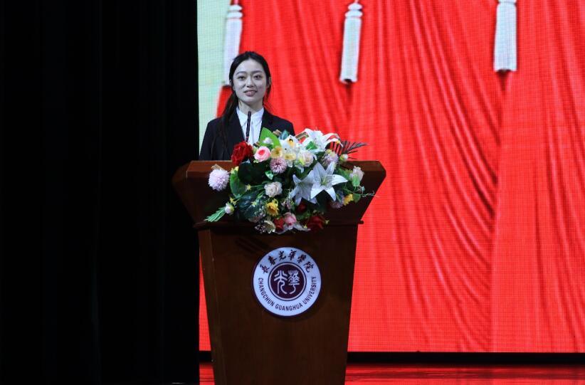 长春光华学院女生过夜图片