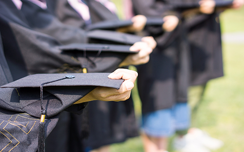 和硕开放大学的学费多少钱？