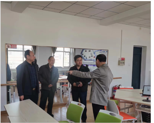 廊坊市老科协会长李宗海一行到廊坊开放大学交流学习