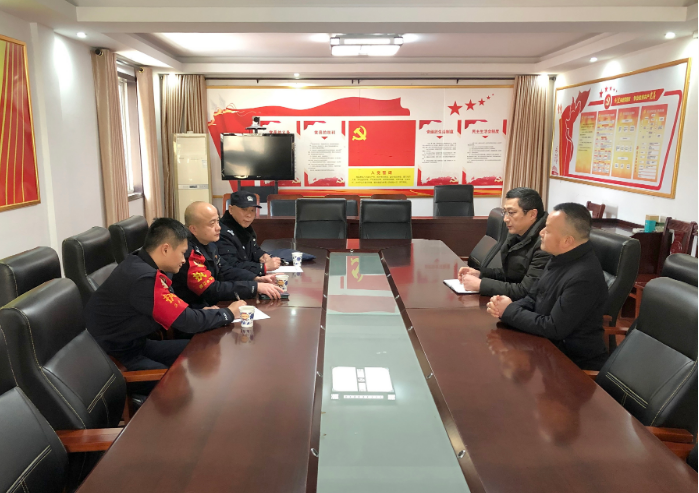 安庆市迎江公安分局和辖区派出所来校督查安全稳定工作