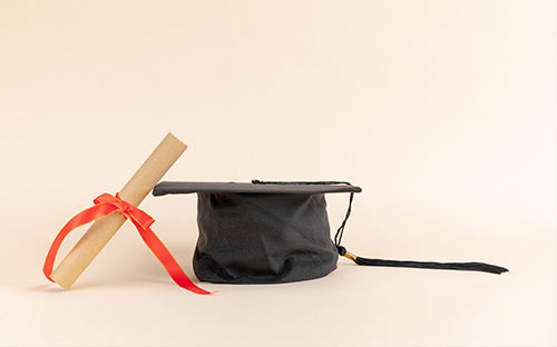 黑山开放大学的招生对象是哪些？
