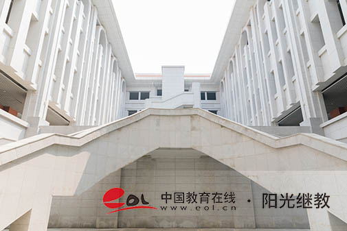 国开秋季报名时间是多久？需要准备哪些材料？