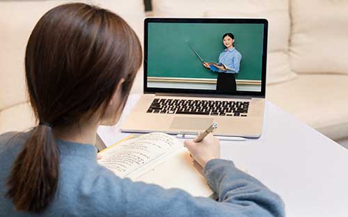 成人高考可以报康复治疗学吗？