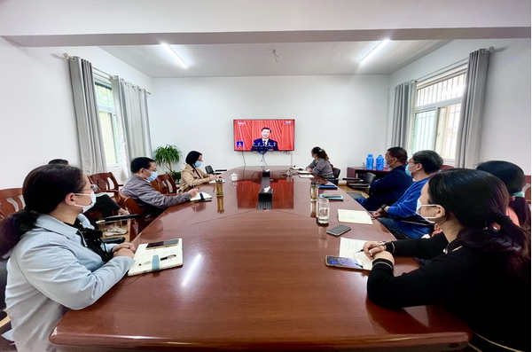 阜阳开放大学干部职工收看党的二十大开幕会