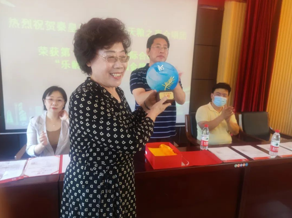 秦皇岛开大举行老年开放大学开学典礼暨合唱团颁奖仪式