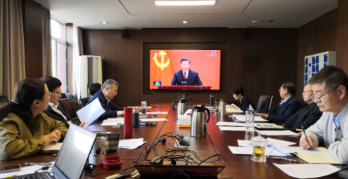 学校党委理论学习中心组专题学习党的二十大精神