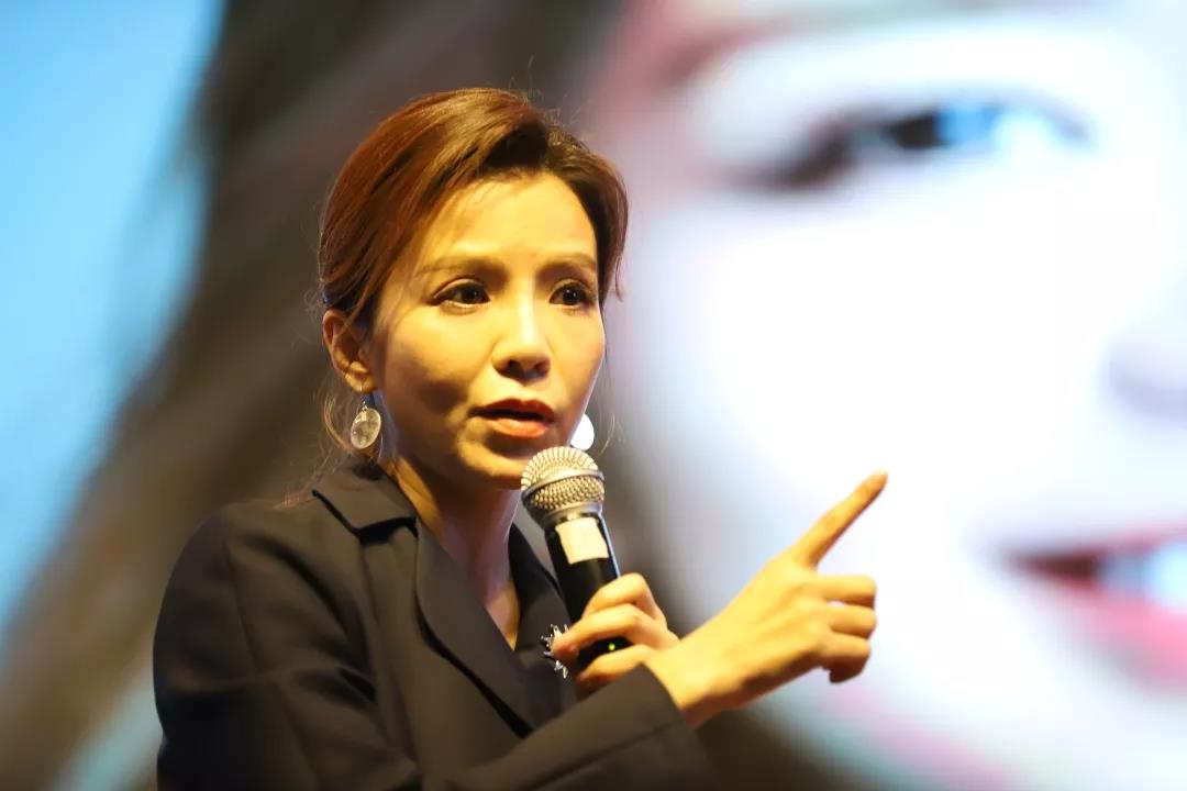 朱迅来了与大艺同学分享拼搏过的青春