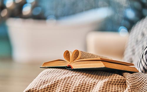 留学英国广告学专业院校，英国广告学专业留学的优势和劣势