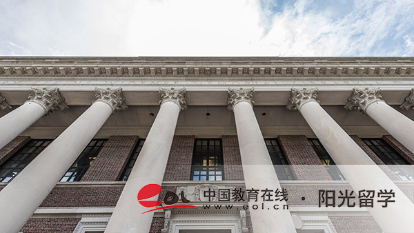 英国生成艺术专业本科留学费用是多少钱