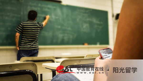 创意艺术大学留学成本，需要多少钱