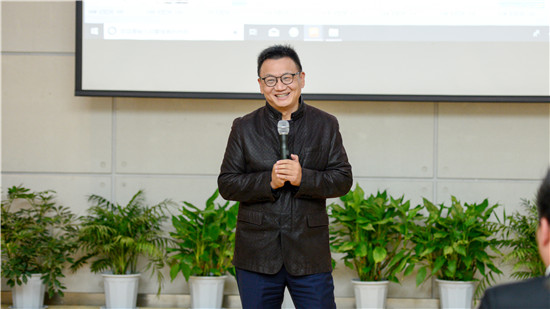 胡建波董事长与校友们分享欧亚故事