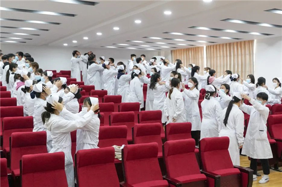 考试最后1天宝鸡职业技术学院70名医学院学生誓师出征抗疫一线