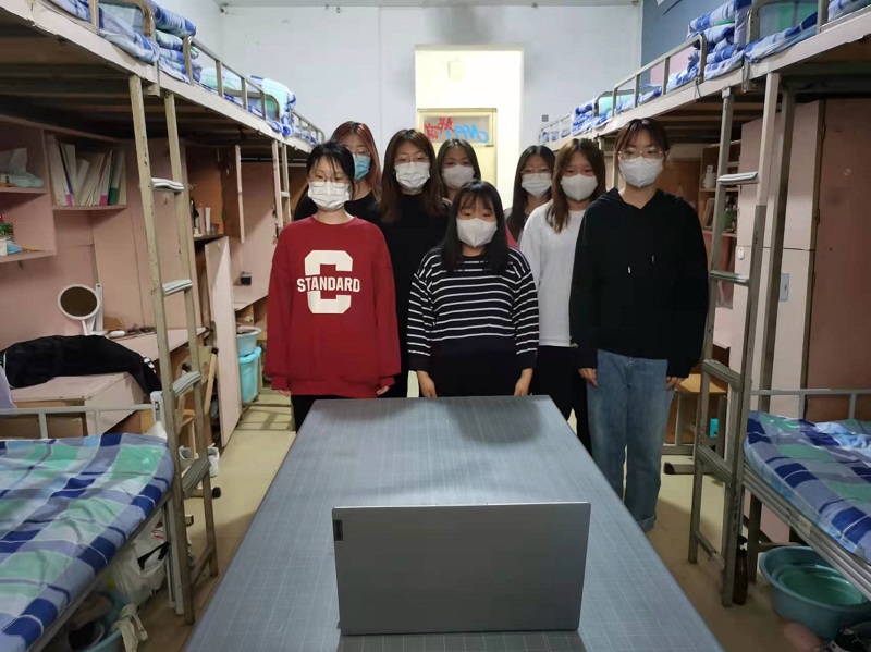 山东科技职业学院升国旗云敬礼同心共战疫