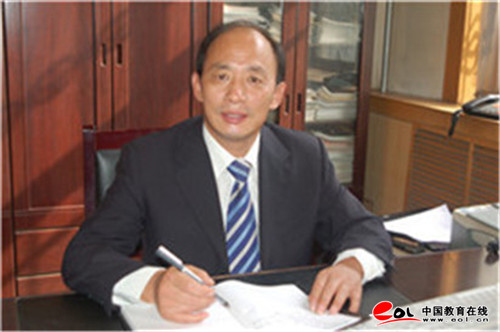 心血化时雨笃志育英才山东省淄博第十七中学校长安春华