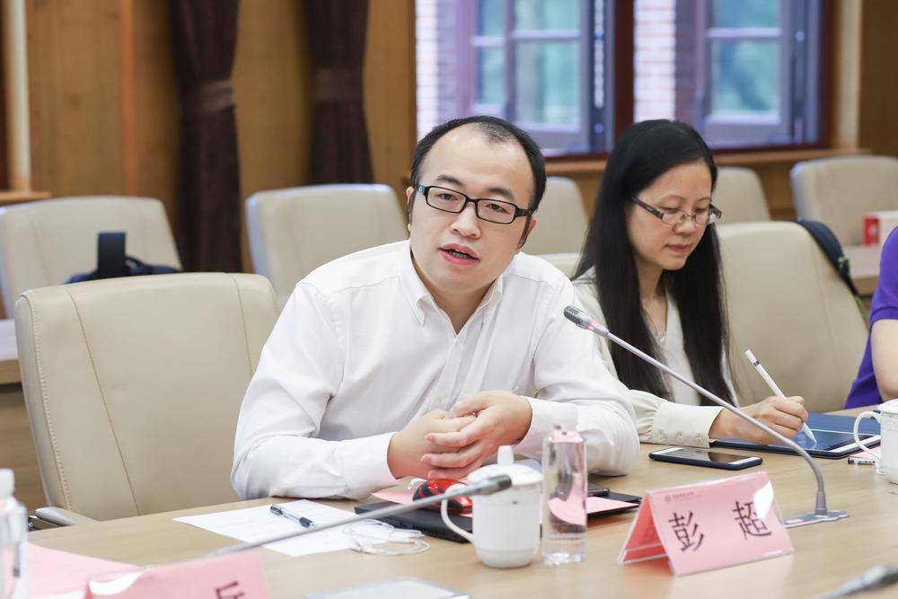 教务处挂职副处长彭超介绍双方在教学与科研领域的合作进展情况