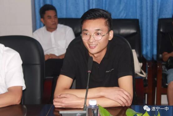 我校清华学子唐文强同学现场交流发言