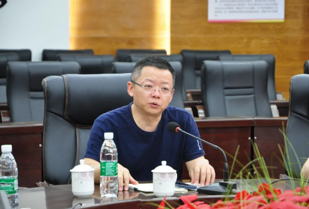 理县名校长工作室一行到遂宁中学观摩学习