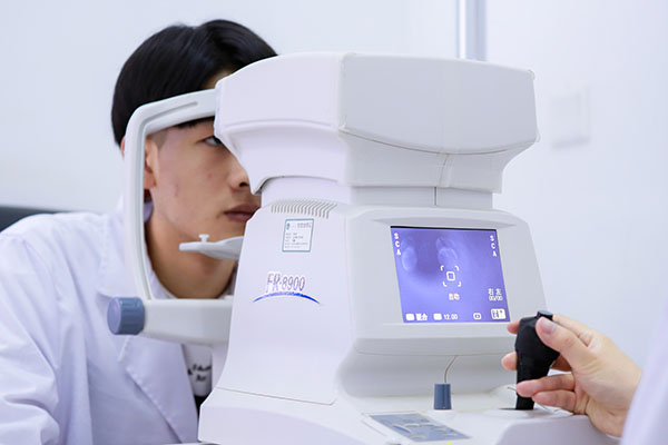 云南医药健康职业学院点亮心灵之窗开启光明之路眼视光技术专业