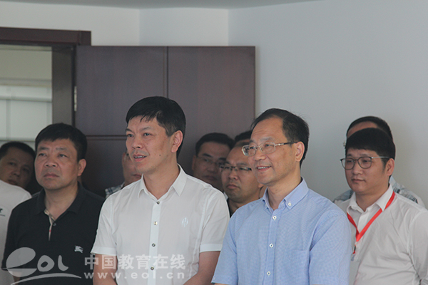 智慧校园项目入驻瑞安侨贸小镇 市委书记陈胜