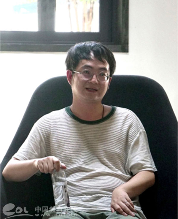 浙江分站 浙江教育资讯  面对兴趣与学业的冲突,陈政华把主要精力放在