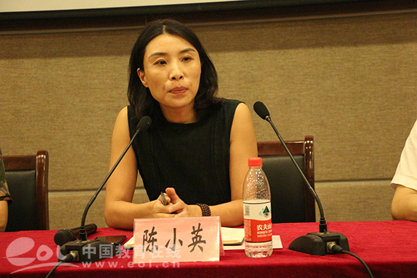 中国教育在线申通快递创始人陈小英为杭师大钱江学院新生上开学第一课