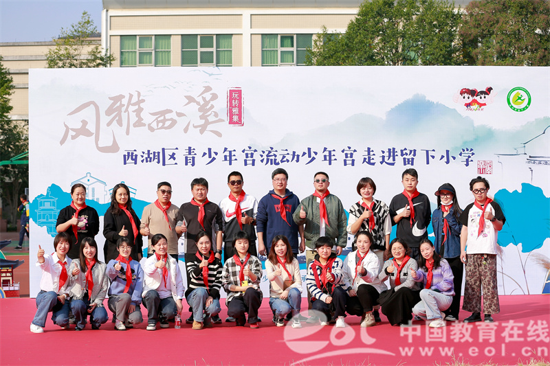探秘瘦西湖夜游体验打铁花与飞人火壶表演的魅力西湖娱乐城- 西湖娱乐城官方网站- 西湖娱乐城APP