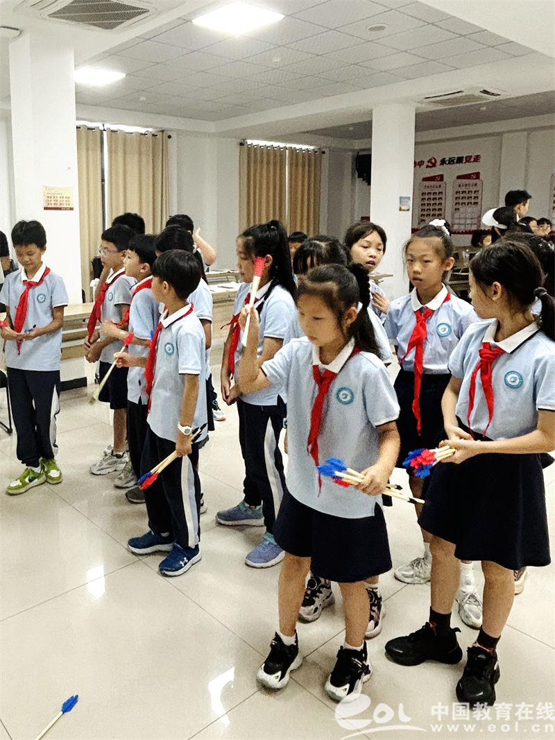 薪火相传 共筑祖国未来 富春第九小学开展国庆特别活动