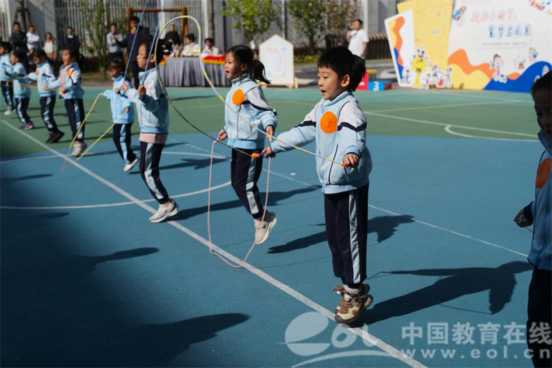 _幼儿园亲子活动主题名称大全_ 浙大城市学院附属幼儿园亲子运动会 