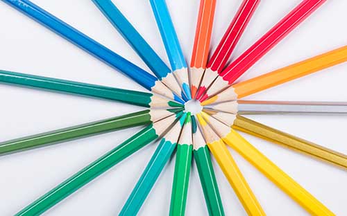 自学考试法学专业报名流程是怎么样的？需要到学校考试吗？