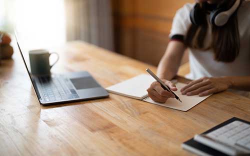 初中提升学历第二学历有用吗？护理学怎么样？